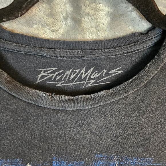 Bruno Mars Top Womens XS Black Concert Moonshine Jungle Tour Tshirt Grunge - Picture 6 of 11